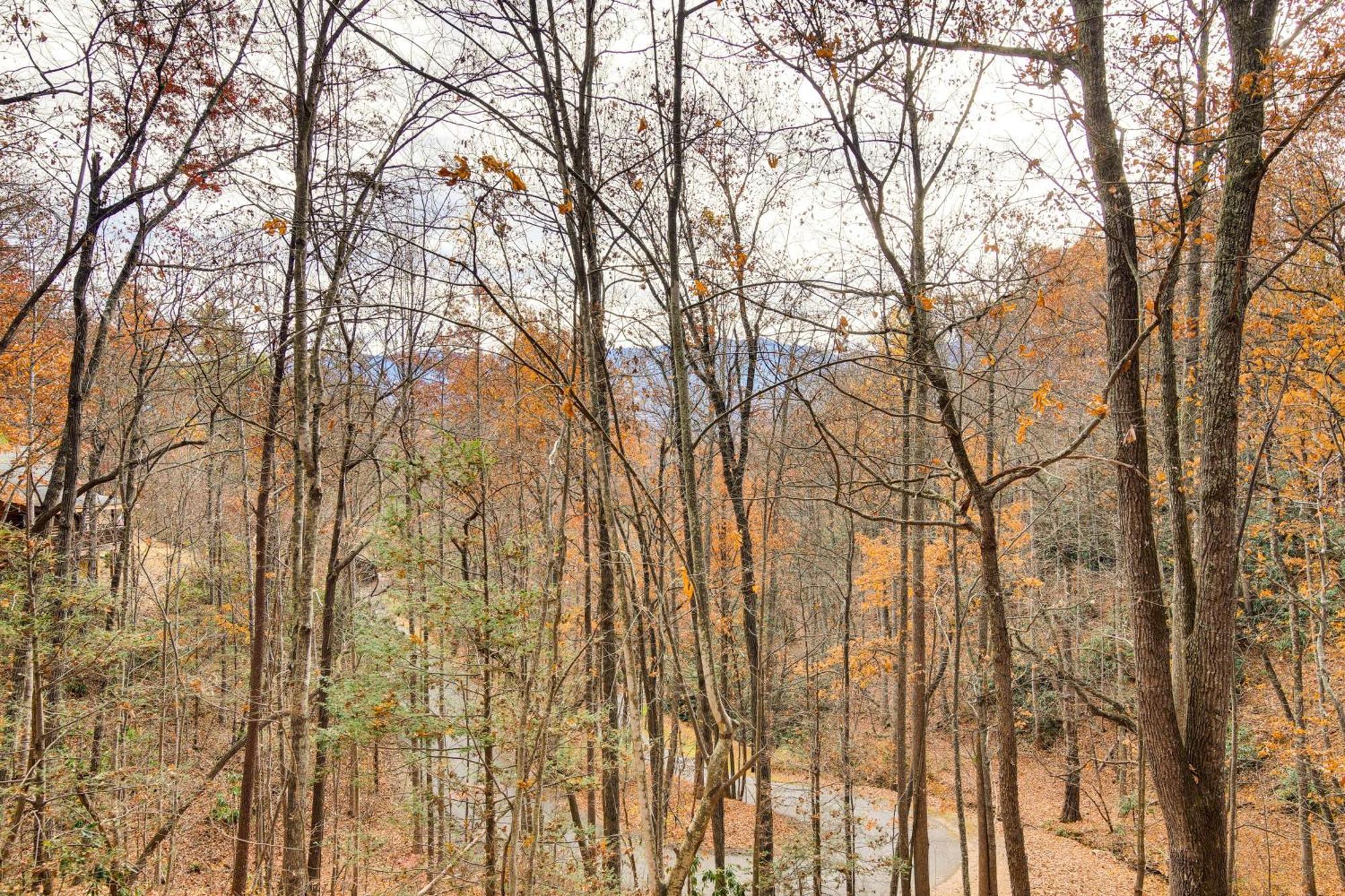 Updated Cobbly Nob Resort Home With Hot Tub! Gatlinburg Eksteriør billede