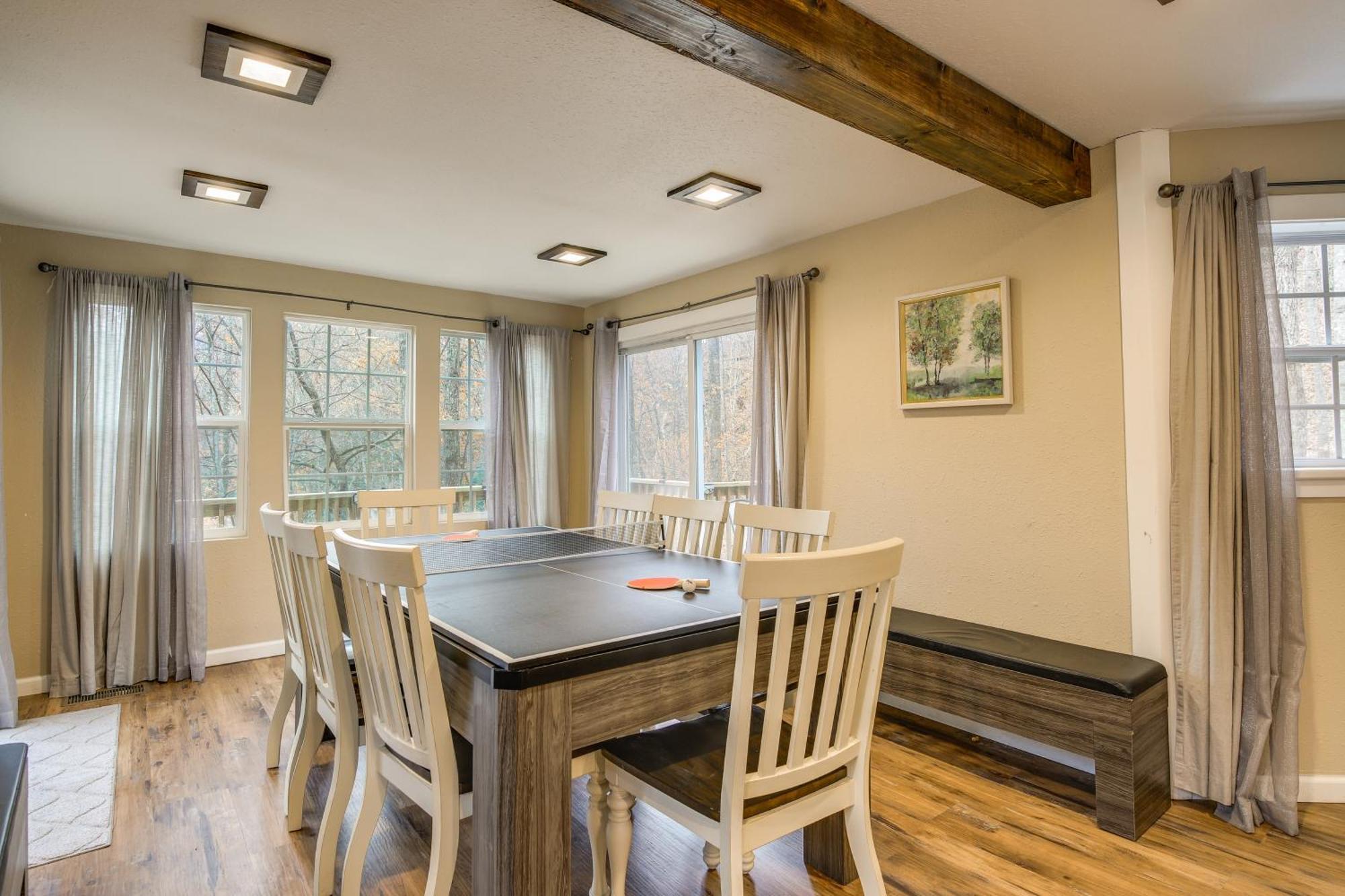 Updated Cobbly Nob Resort Home With Hot Tub! Gatlinburg Eksteriør billede