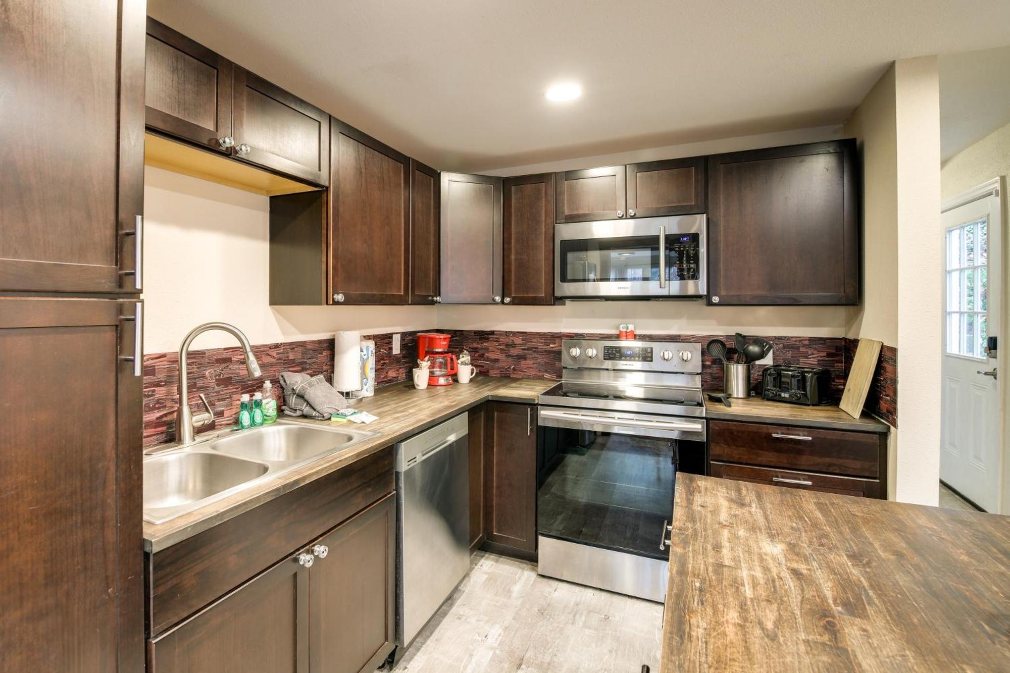 Updated Cobbly Nob Resort Home With Hot Tub! Gatlinburg Eksteriør billede