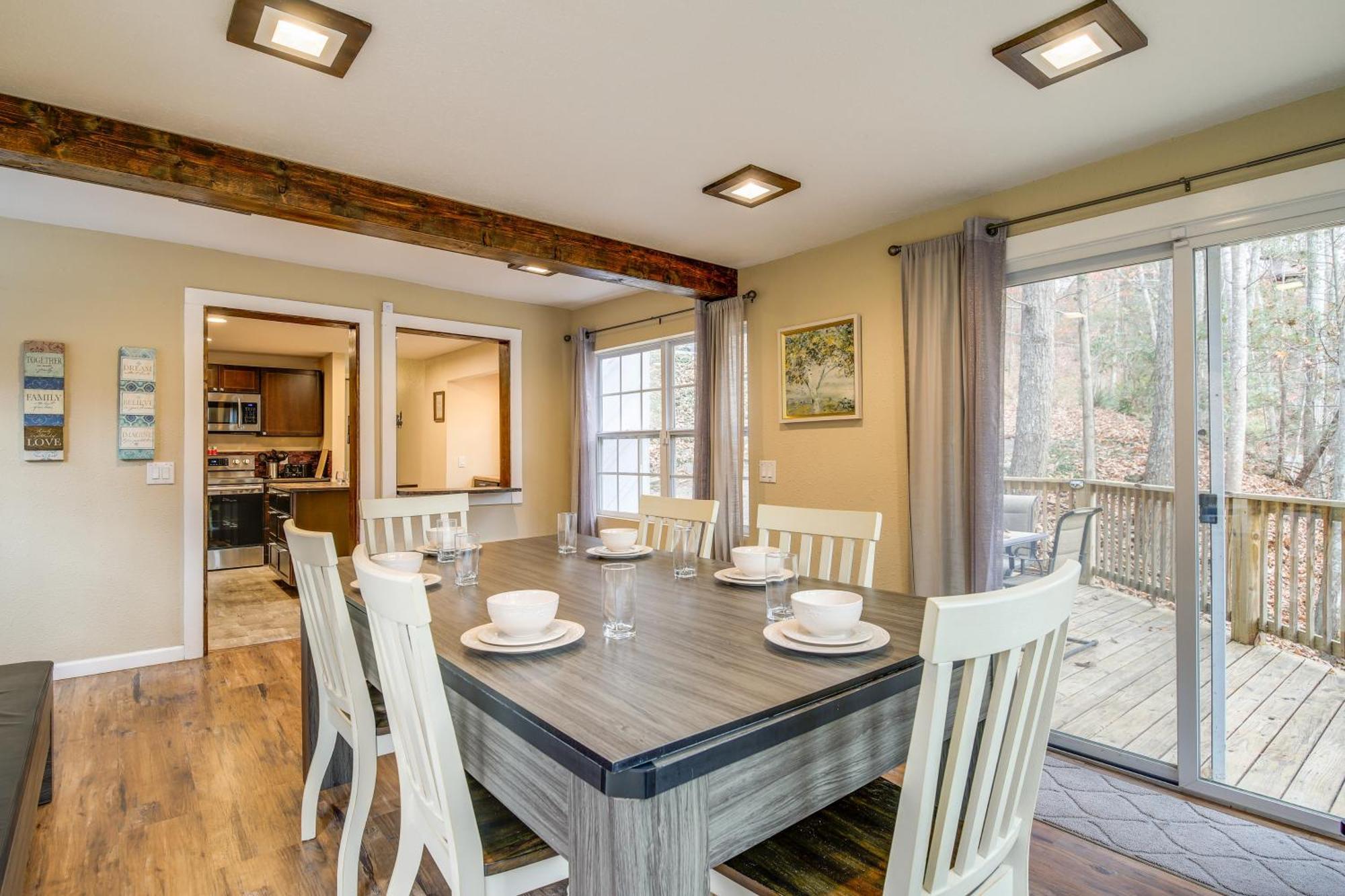Updated Cobbly Nob Resort Home With Hot Tub! Gatlinburg Eksteriør billede