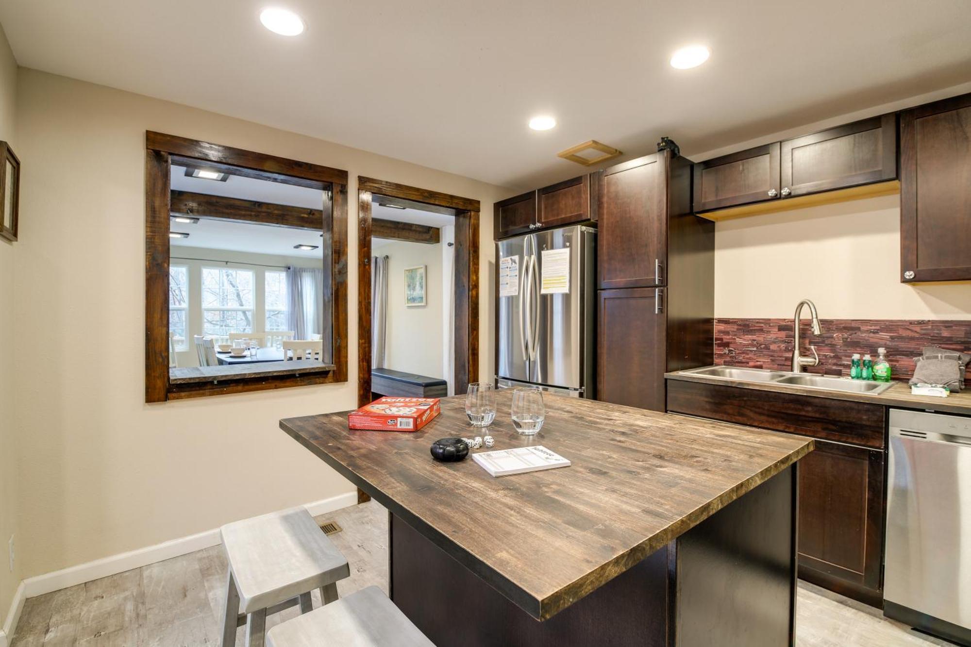 Updated Cobbly Nob Resort Home With Hot Tub! Gatlinburg Eksteriør billede