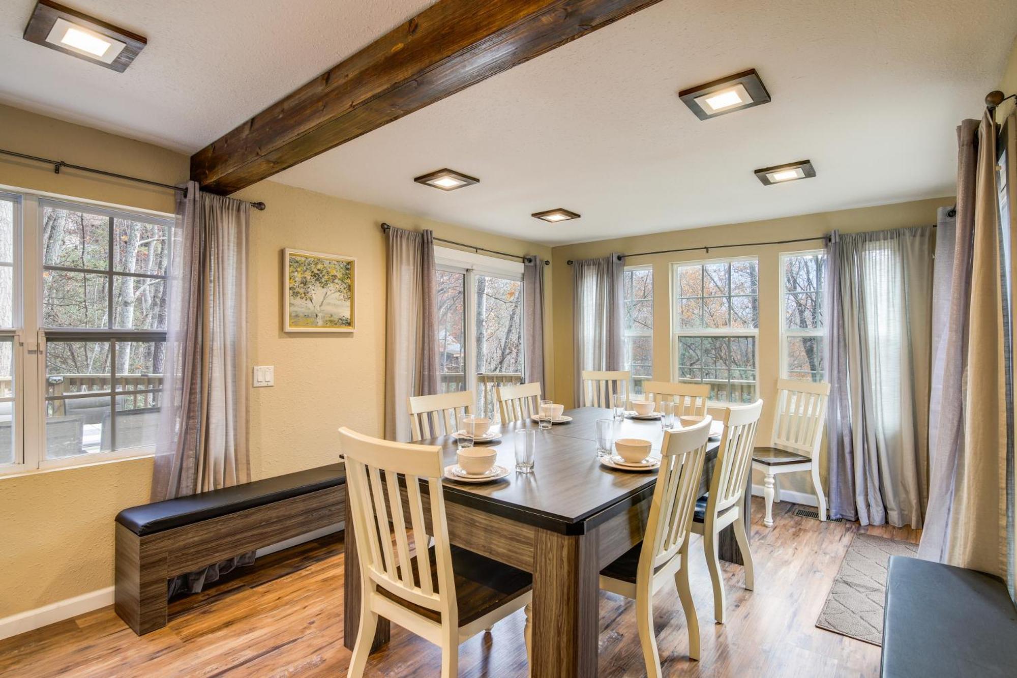 Updated Cobbly Nob Resort Home With Hot Tub! Gatlinburg Eksteriør billede