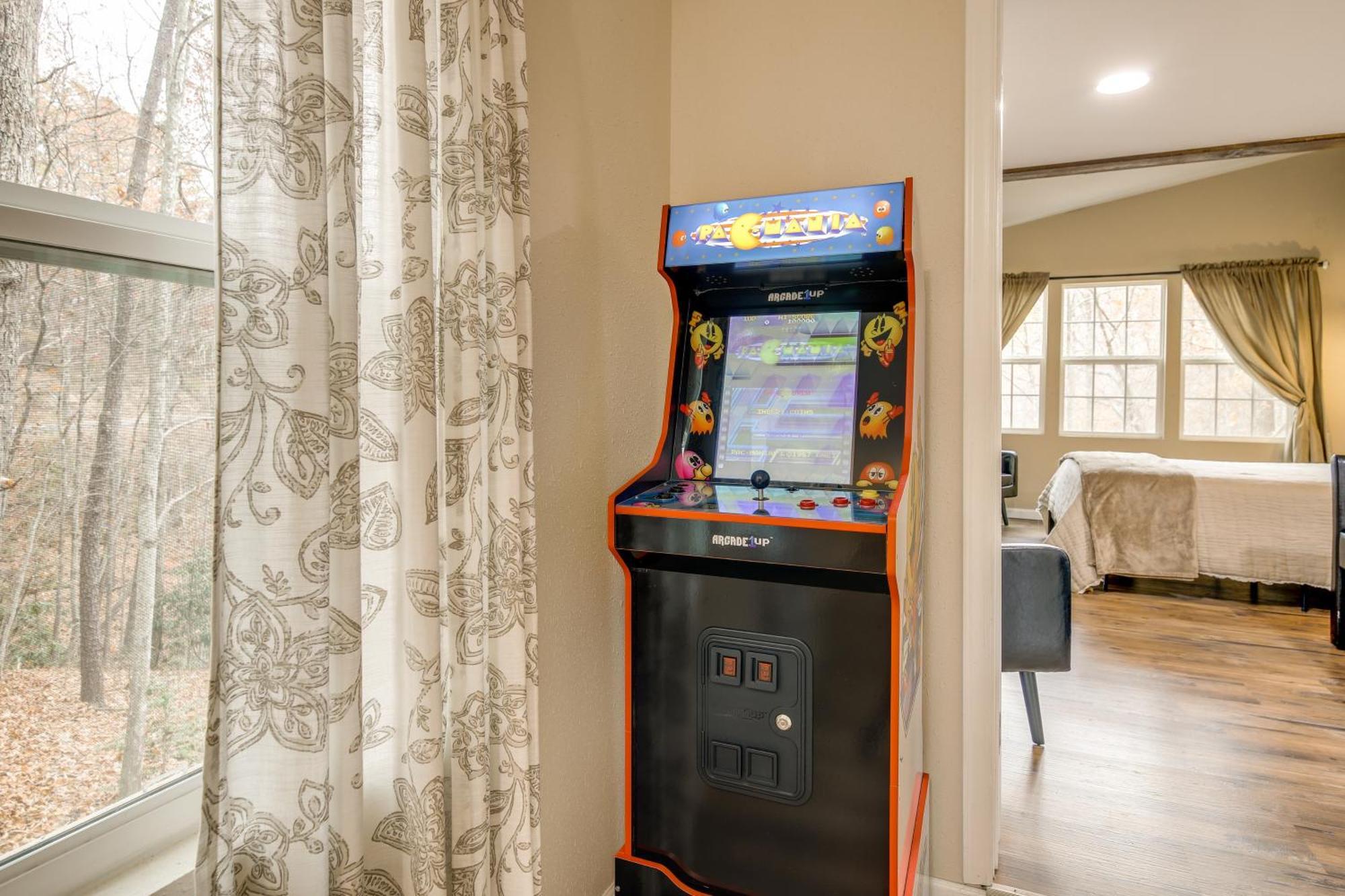 Updated Cobbly Nob Resort Home With Hot Tub! Gatlinburg Eksteriør billede