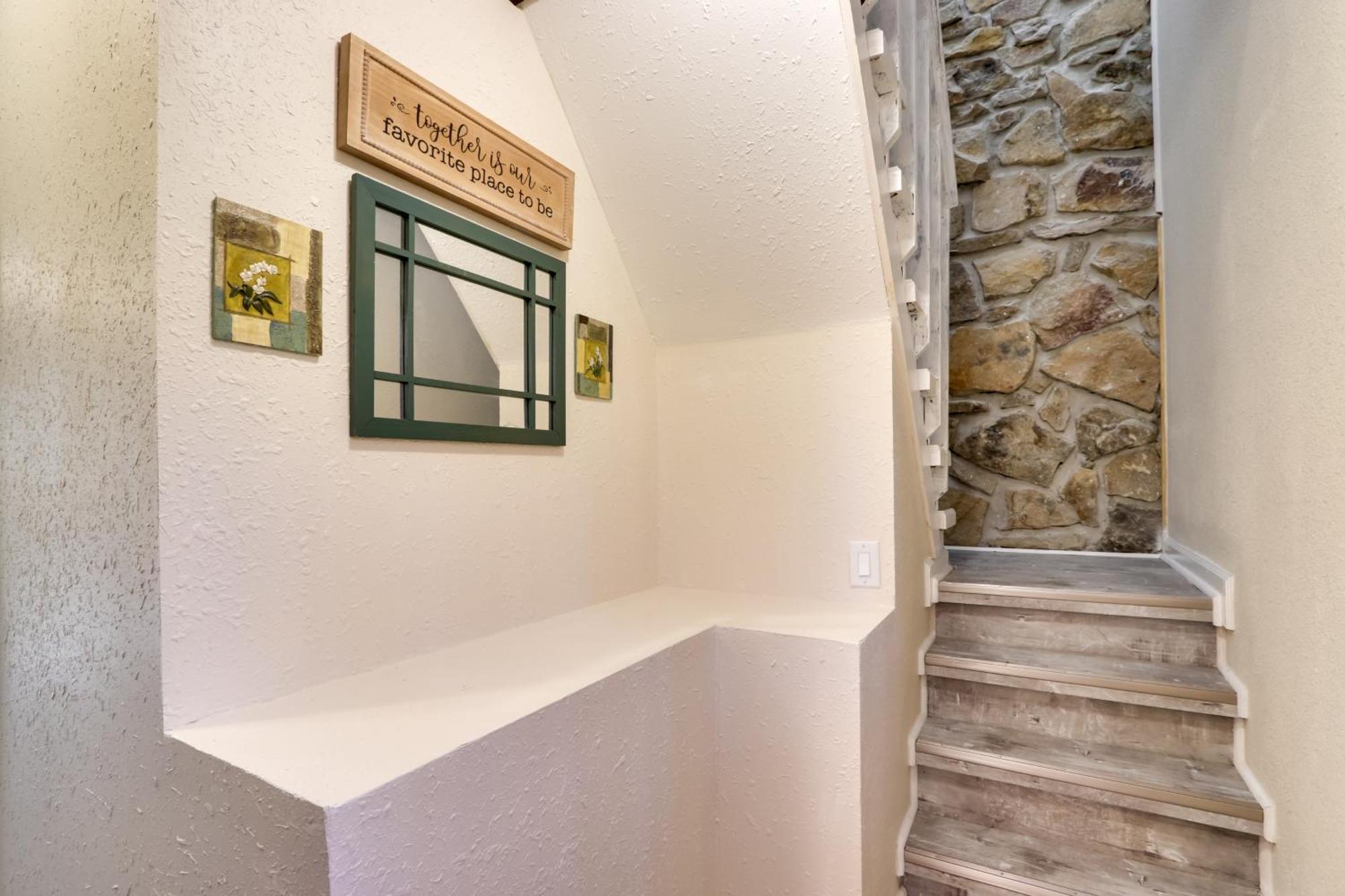 Updated Cobbly Nob Resort Home With Hot Tub! Gatlinburg Eksteriør billede