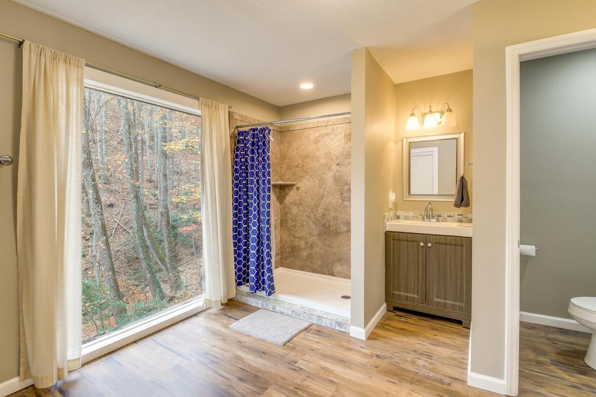 Updated Cobbly Nob Resort Home With Hot Tub! Gatlinburg Eksteriør billede