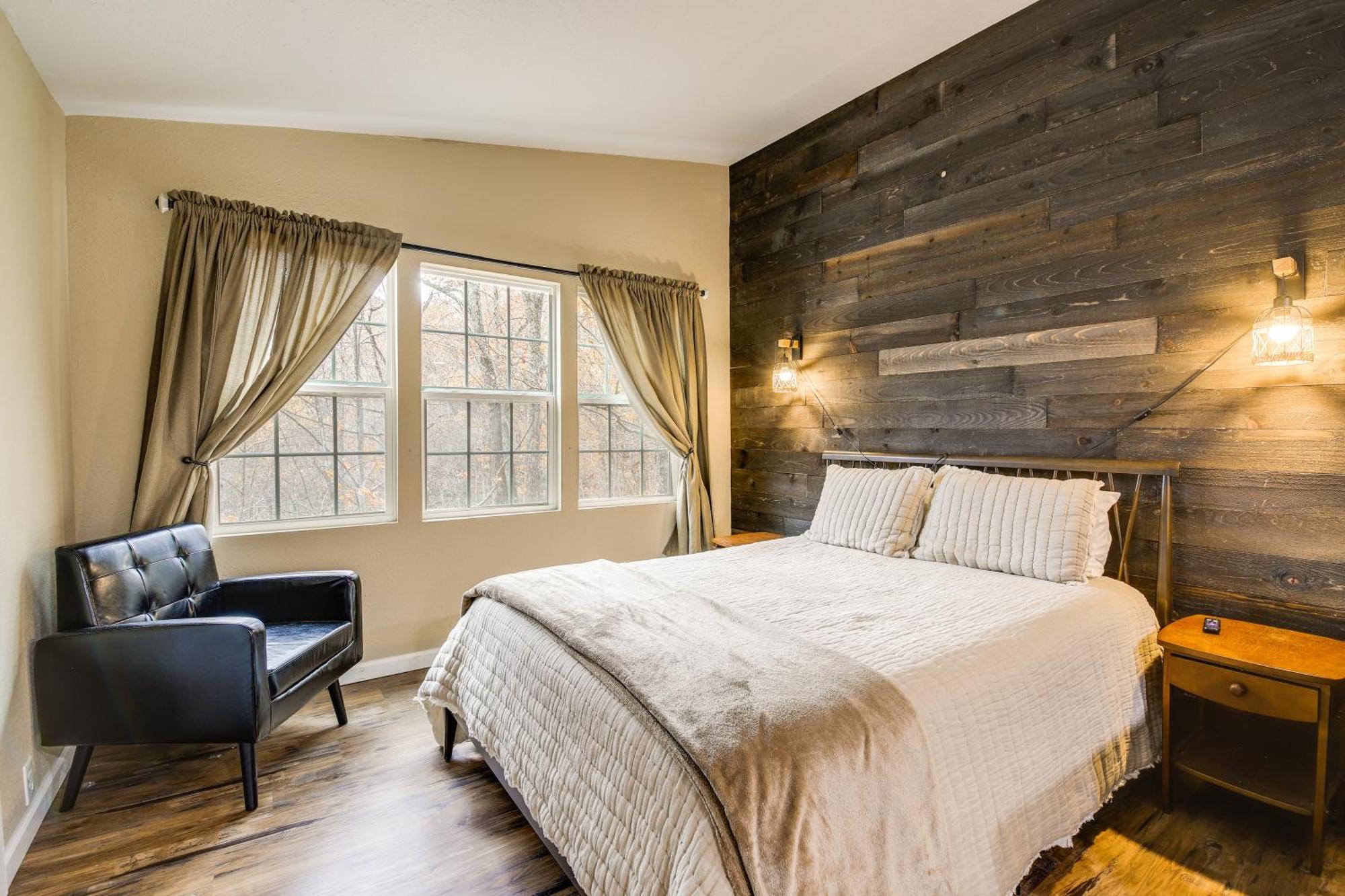 Updated Cobbly Nob Resort Home With Hot Tub! Gatlinburg Eksteriør billede