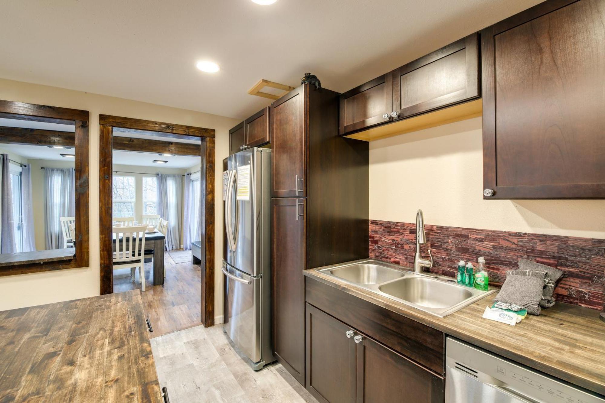 Updated Cobbly Nob Resort Home With Hot Tub! Gatlinburg Eksteriør billede