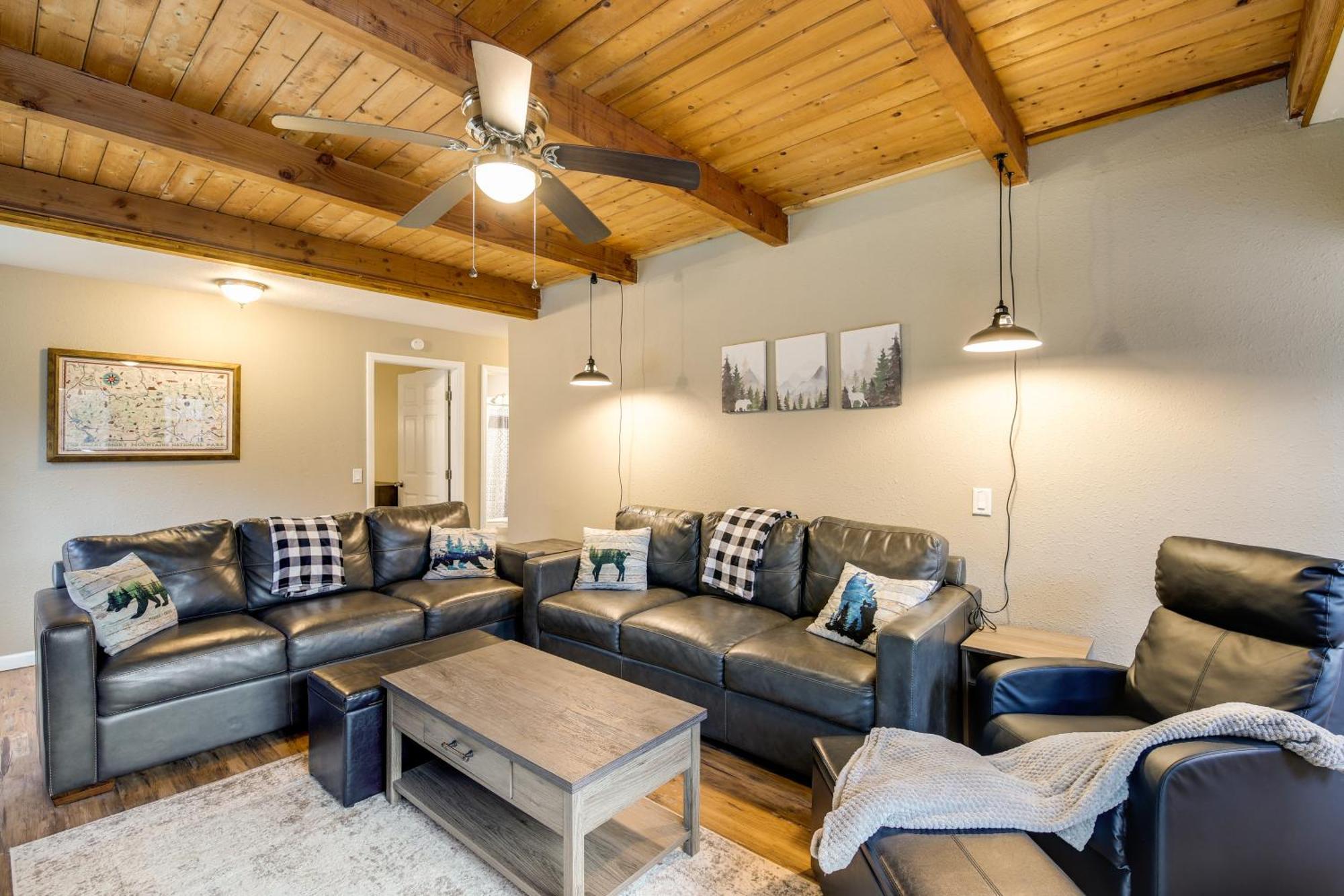 Updated Cobbly Nob Resort Home With Hot Tub! Gatlinburg Eksteriør billede